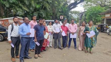 'Aaple Sarkar' operators met the District Collector in Raigad