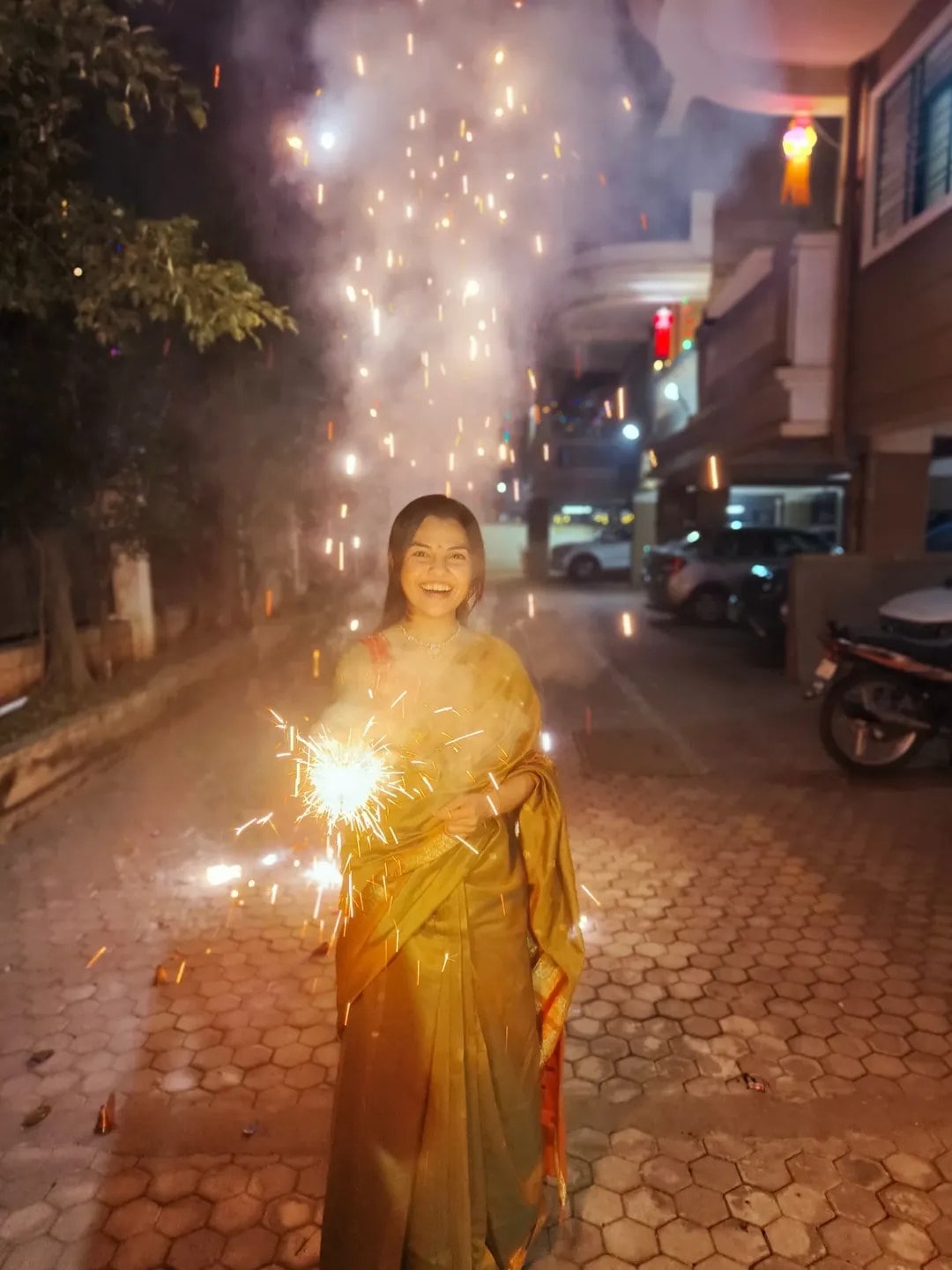Aarya Aambekar Diwali 2025 Look