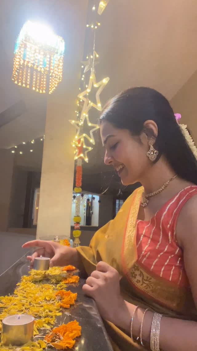 Aarya Aambekar Diwali 2025 Look