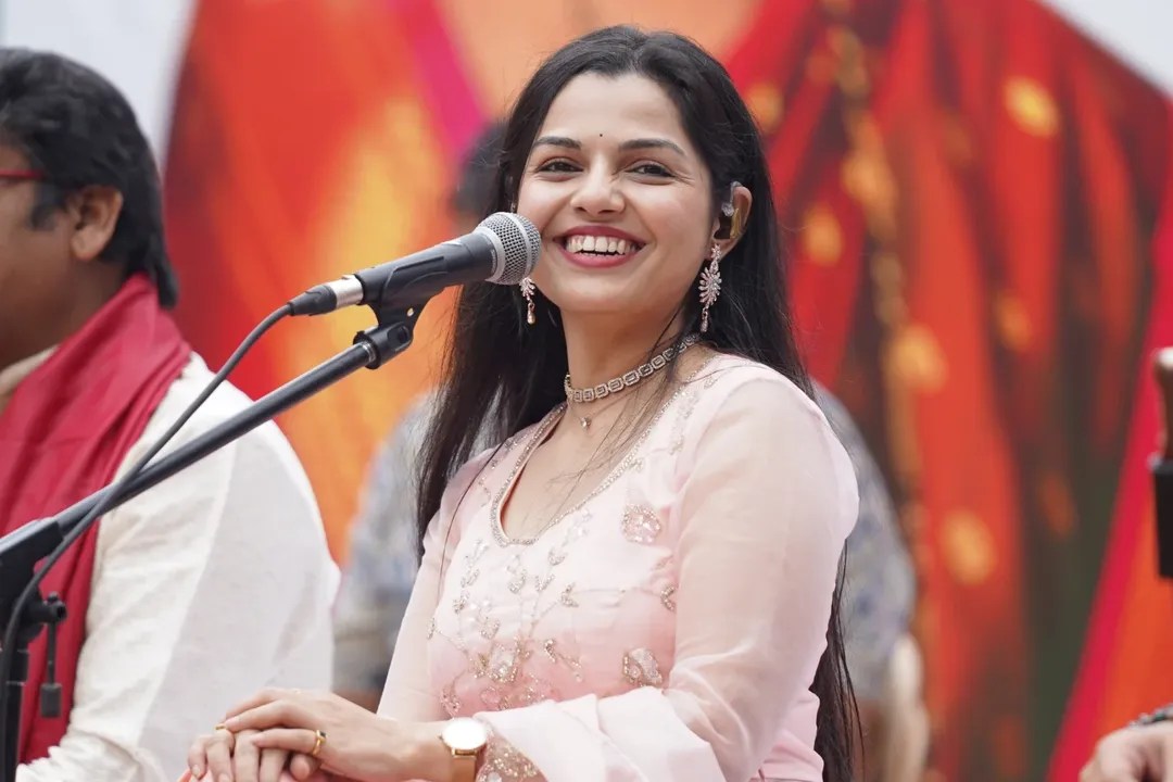 Aarya Aambekar Diwali 2025 Look