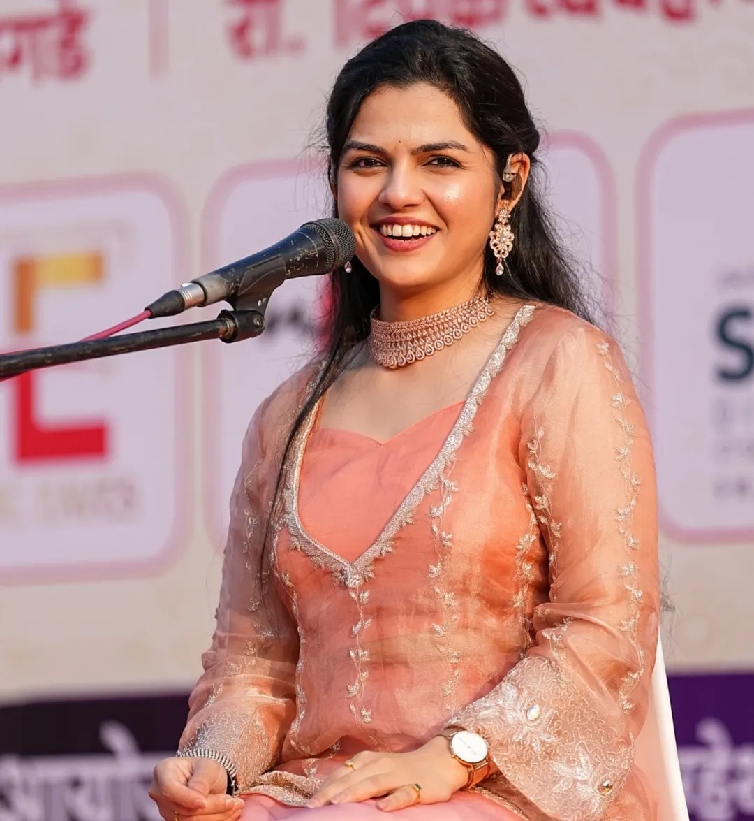 Aarya Aambekar Diwali 2025 Look