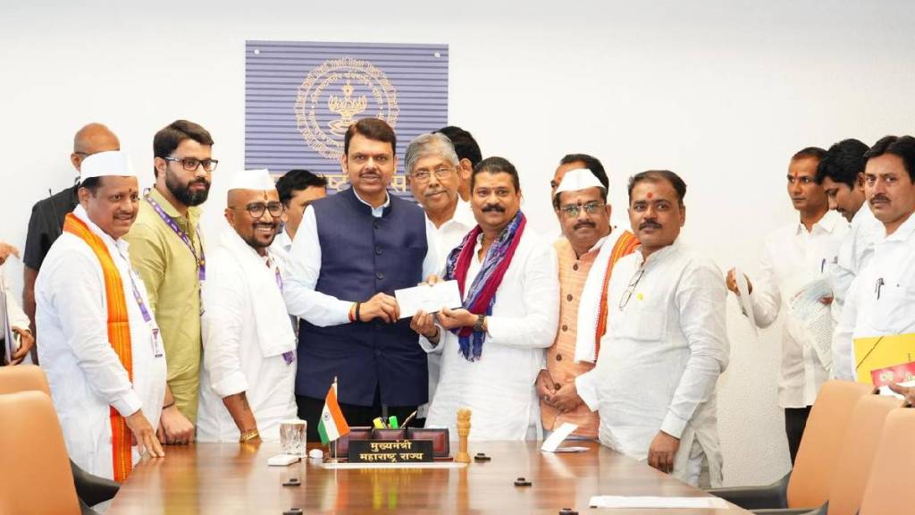 Alandi Devasthan extends a helping hand to flood-affected farmers