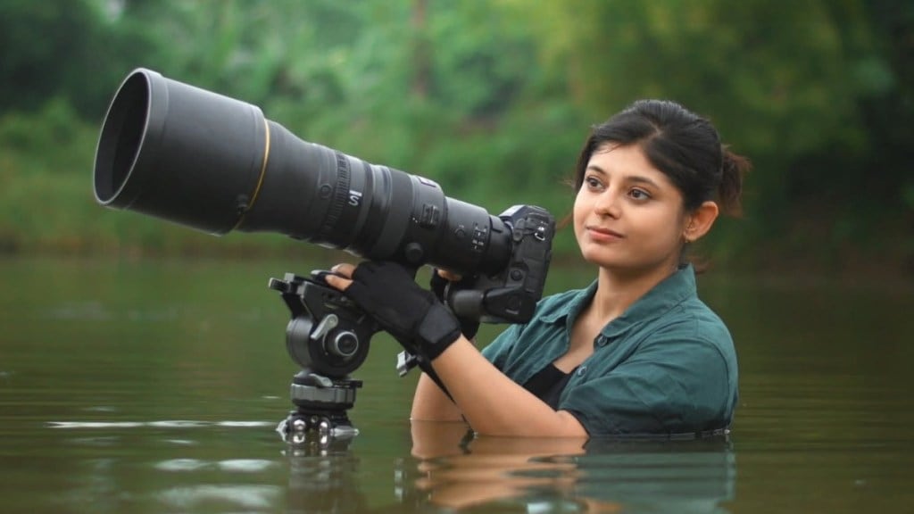 loksatta chatura Article about Aparupa De who creates a journey through the jungle