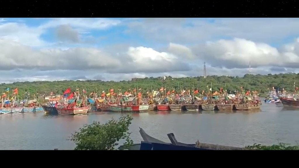 Arabian Sea Cyclone Warning Fishing Boats Shelter sawantwadi sindhudurg