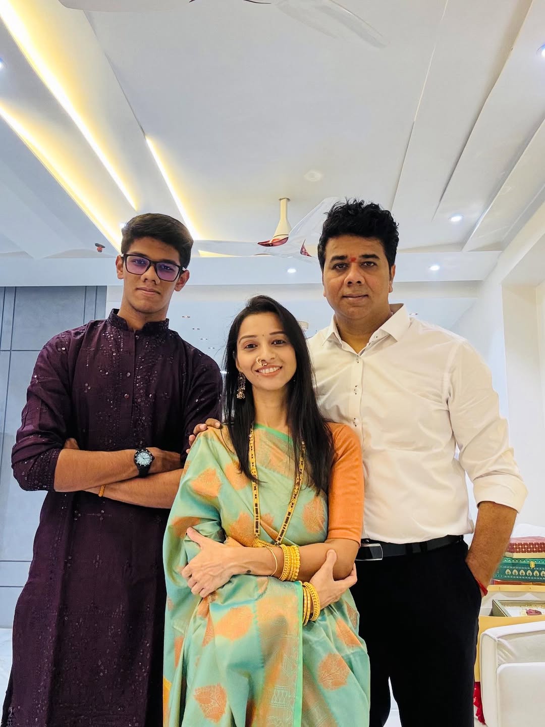 Avinash Jadhav Sonali Jadhav Diwali Padwa Home Tour