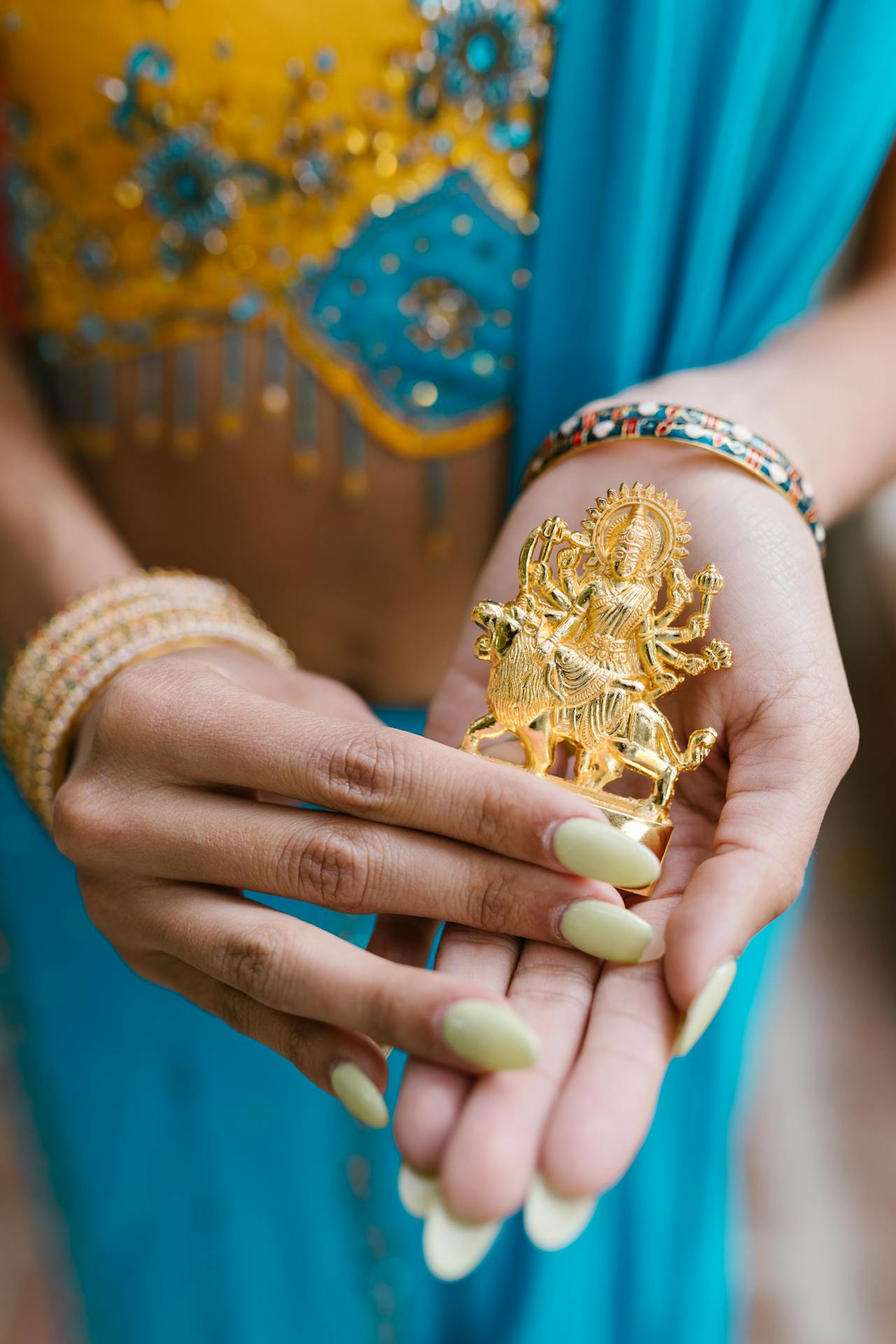 Avoid These Things On Laxmi Pujan 2025