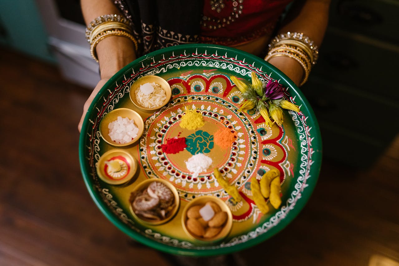 Avoid These Things On Laxmi Pujan 2025