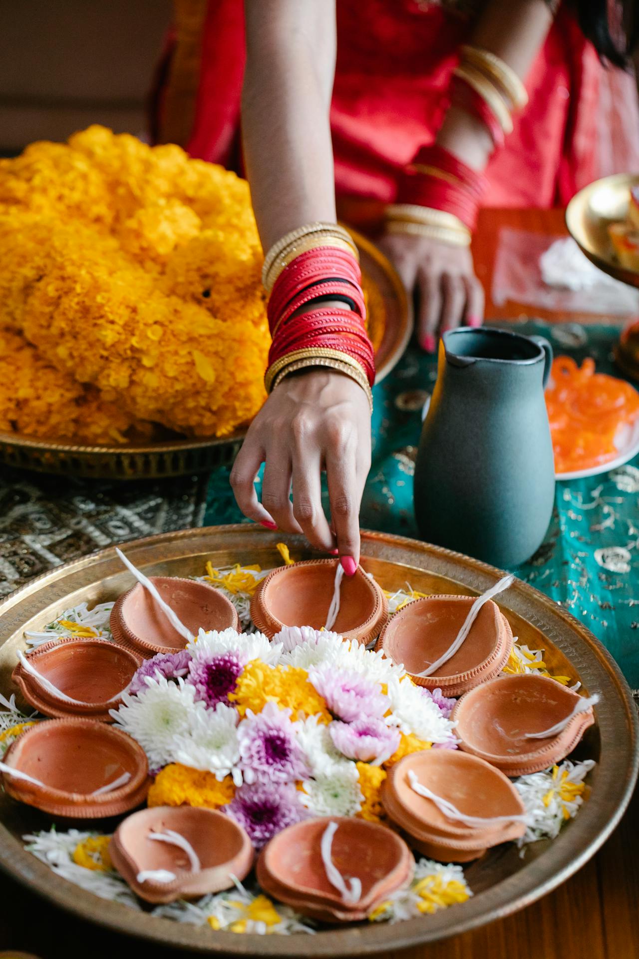 Avoid These Things On Laxmi Pujan 2025