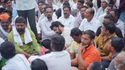 bjp mla rajesh bakane meets  Bacchu Kadu Farmers Protest Nagpur Latest News bjp mla rajesh bakane meets  Bacchu Kadu Farmers Protest Nagpur Latest News