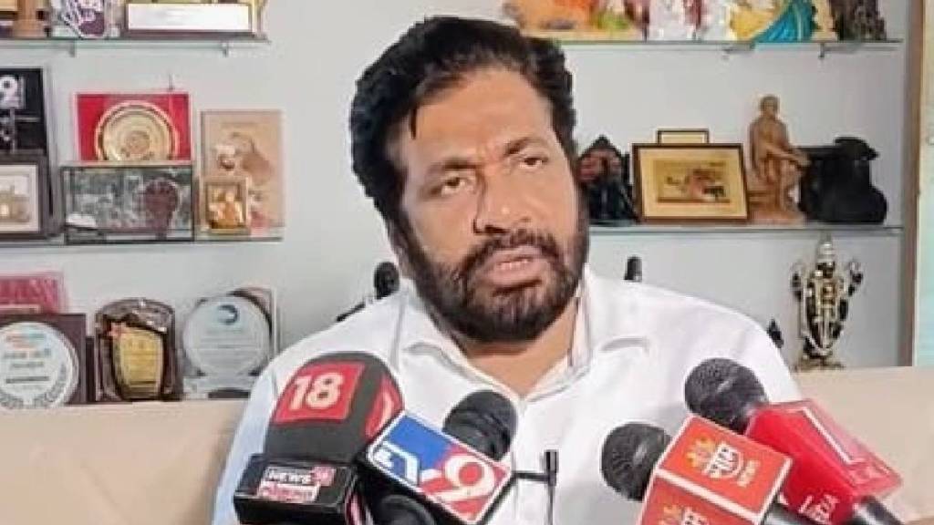 Bachchu Kadu appealed to people to stop being loyal to their leaders Bachchu Kadu appealed to people to stop being loyal to their leaders