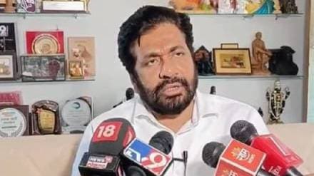 Bachchu Kadu appealed to people to stop being loyal to their leaders Bachchu Kadu appealed to people to stop being loyal to their leaders