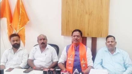 Bal Mane, Prasad Sawant, Prashant Salunkhe, Sanjay Punaskar, Rashida Godad speaking at the press conference Bal Mane, Prasad Sawant, Prashant Salunkhe, Sanjay Punaskar, Rashida Godad speaking at the press conference