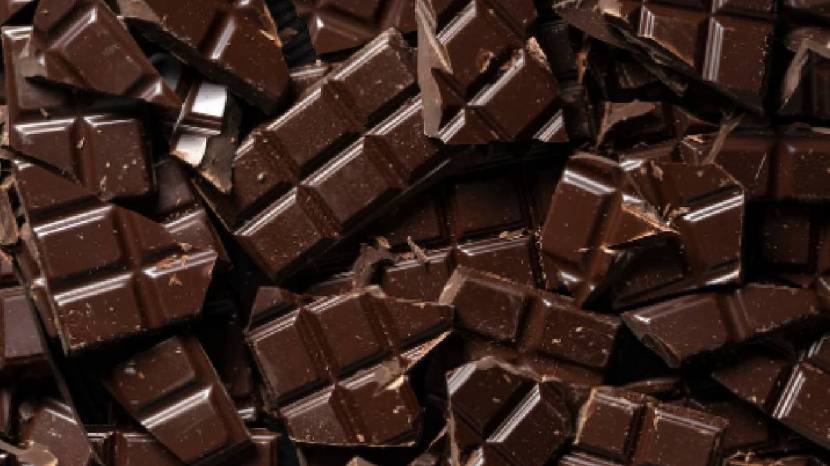 Biscuit-vs-Chocolates-Which-is-Worse