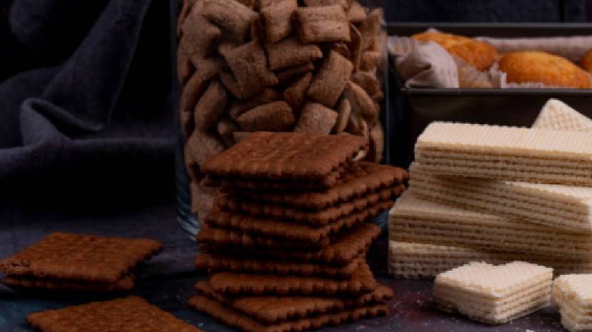 Biscuits-vs-Chocolate-which-is-worse-for-your-teeth