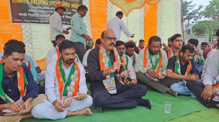 NCP celebrates Black Diwali by protesting in Jalgaon Jamod NCP celebrates Black Diwali by protesting in Jalgaon Jamod