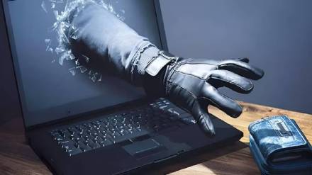 Cyber thieves defrauded Rs 40 lakh in pune Cyber thieves defrauded Rs 40 lakh in pune