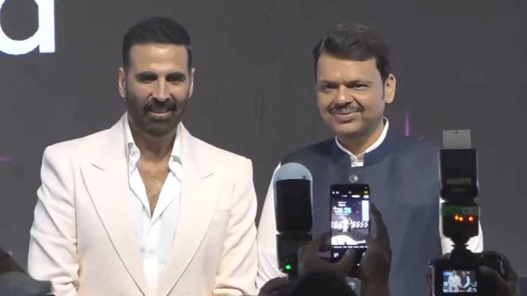 Akshay Kumar Asked Same Question to Devendra Fadnavis
