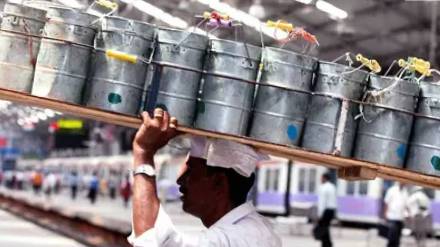 Dabbawalas temporarily closed services on Diwali Dabbawalas temporarily closed services on Diwali