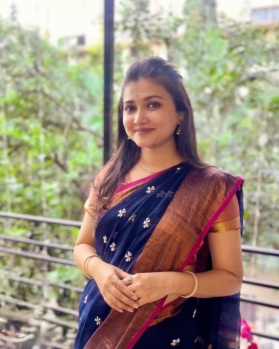 Dnyanada Ramtirthkar Blue Prajakta Saree