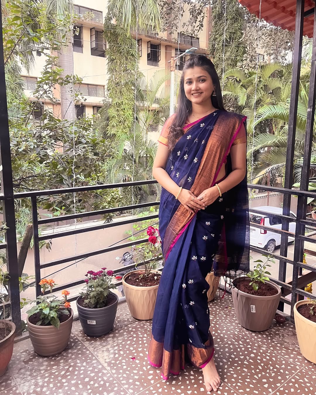 Dnyanada Ramtirthkar Blue Prajakta Saree