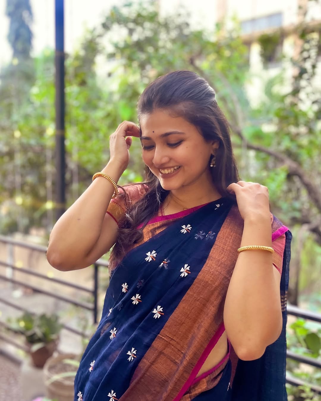 Dnyanada Ramtirthkar Blue Prajakta Saree