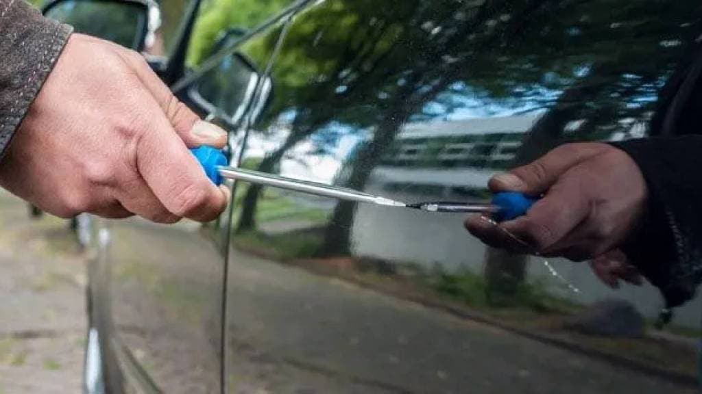 Doctors vehicle vandalized in Kalyan valuables stolen