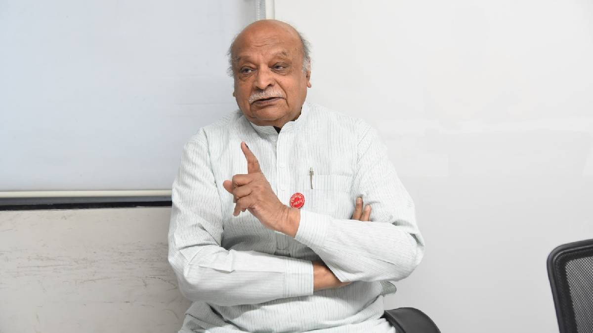 Farmer leader Vijay Jawandhia speaking on the problems of farmers