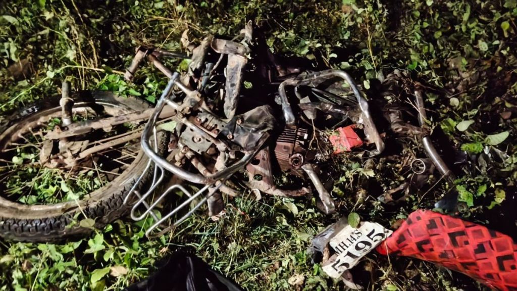 fatal pickup vehicle crash pali beed cremation accident pickup 7-8 Injured
