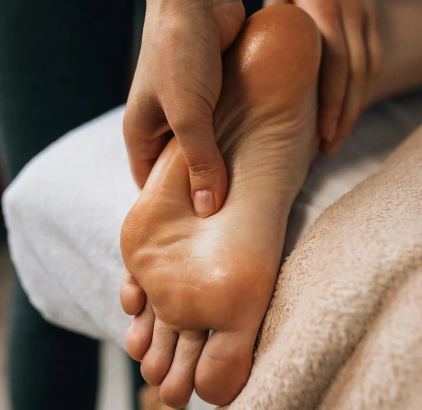 Foot massage for better sleep