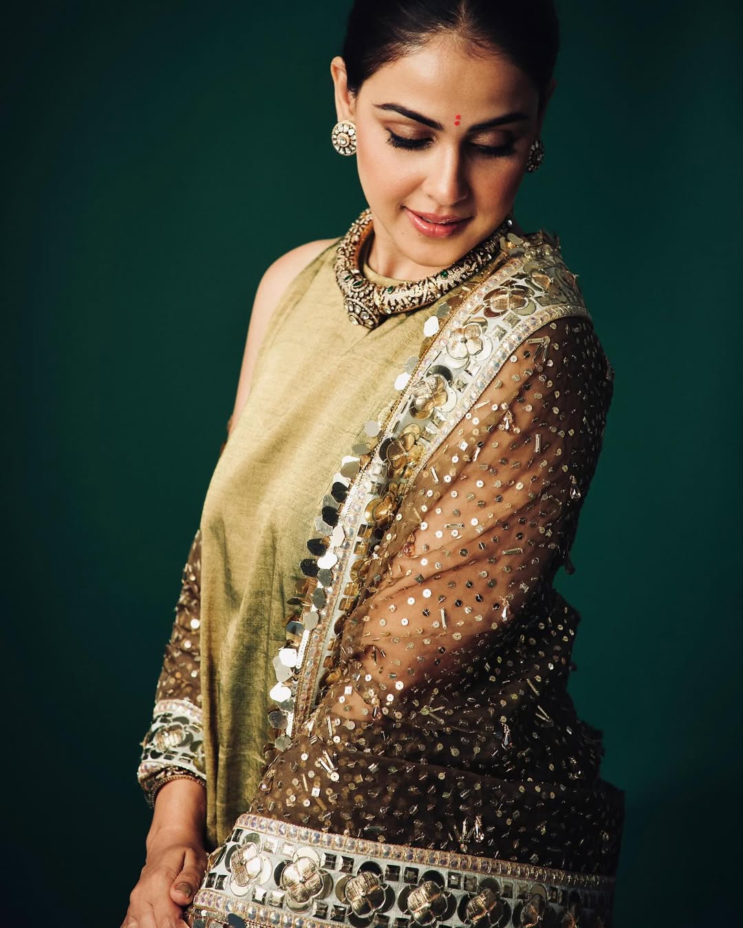 Genelia Deshmukh Diwali 2025 Look