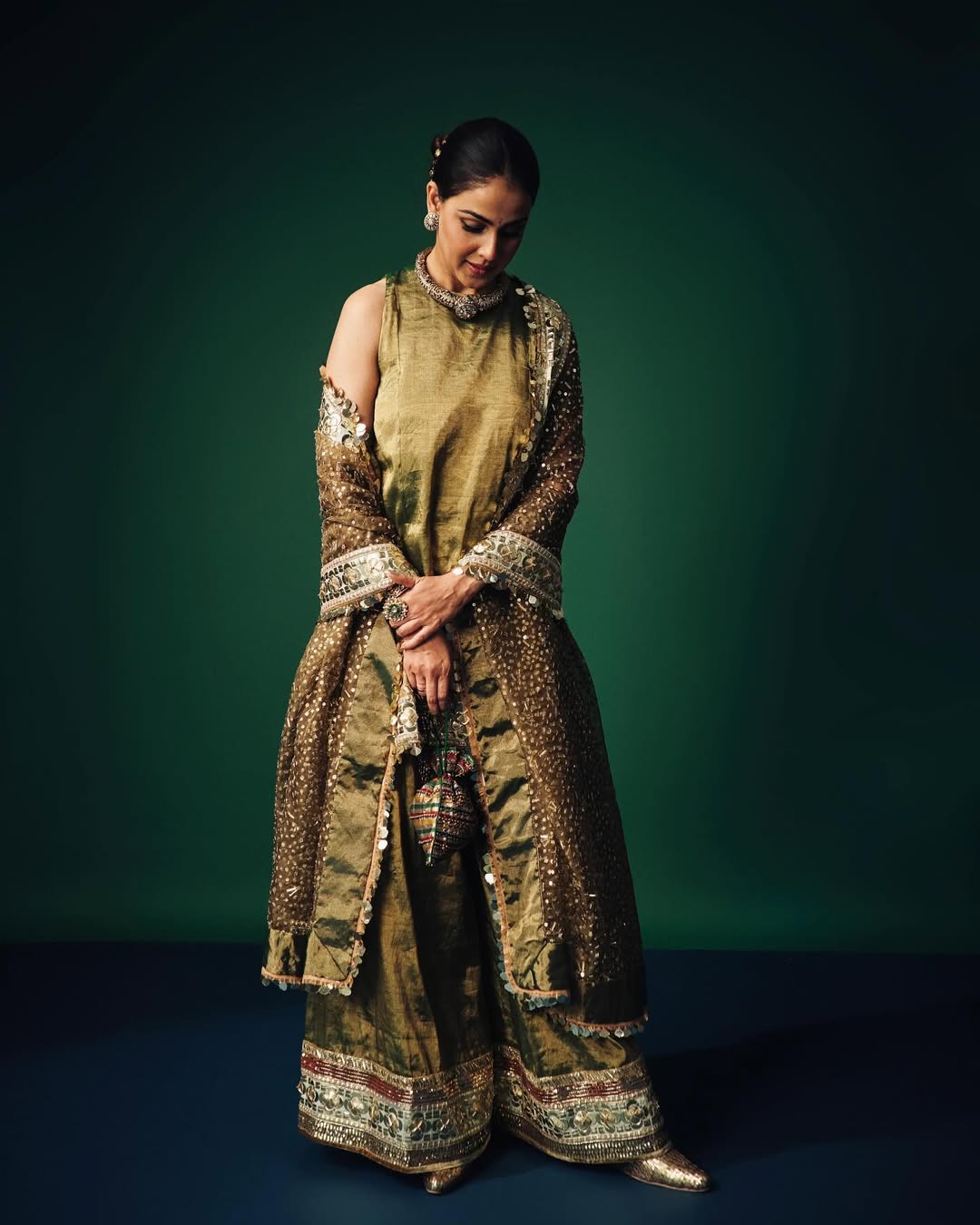 Genelia Deshmukh Diwali 2025 Look