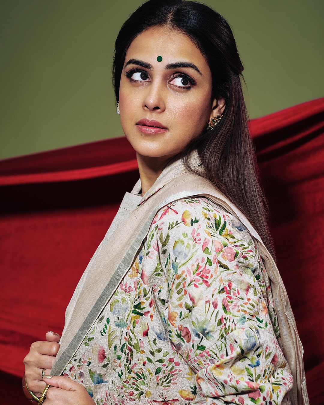 Genelia Deshmukh Diwali 2025 Look