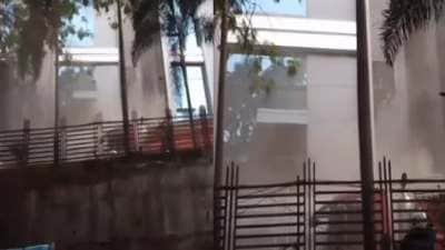 मुंबईच्या घाटकोपरमधील गोल्ड क्रेस्ट इमारतीला आग, अनेक जण अडकल्याची भीती