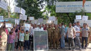 Protest by employees of Haffkin Corporations Mumbai Pune office