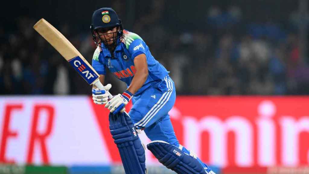 Harmanpreet Kaur Becomes first Player in the world to score most runs at Number Four Or Below