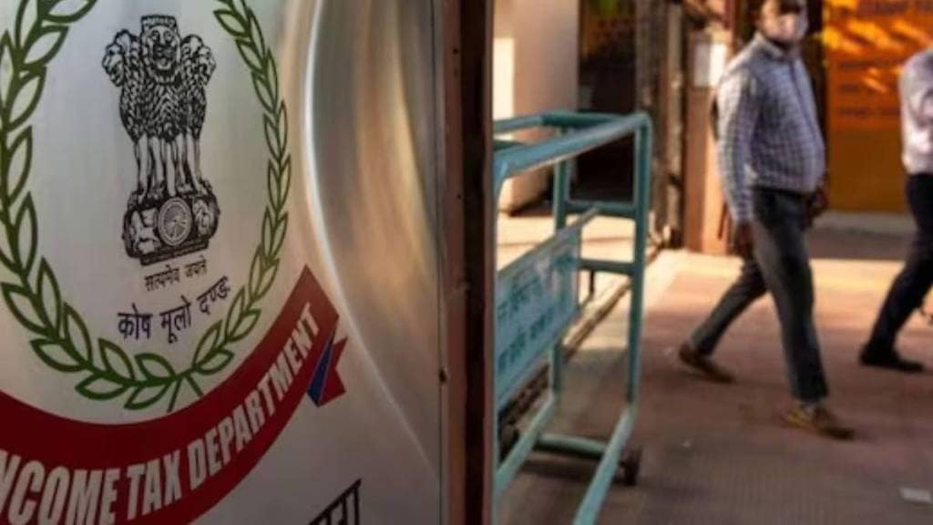 Income Tax Departments raid at Khamla Sub Registrars Office