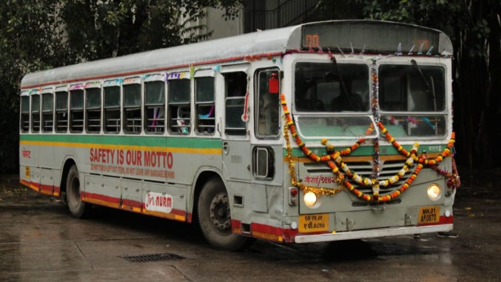 JNNURM Era BEST Buses Conclude Service 1864 Retires Own Fleet Crisis Commuter Inconvenience mumbai