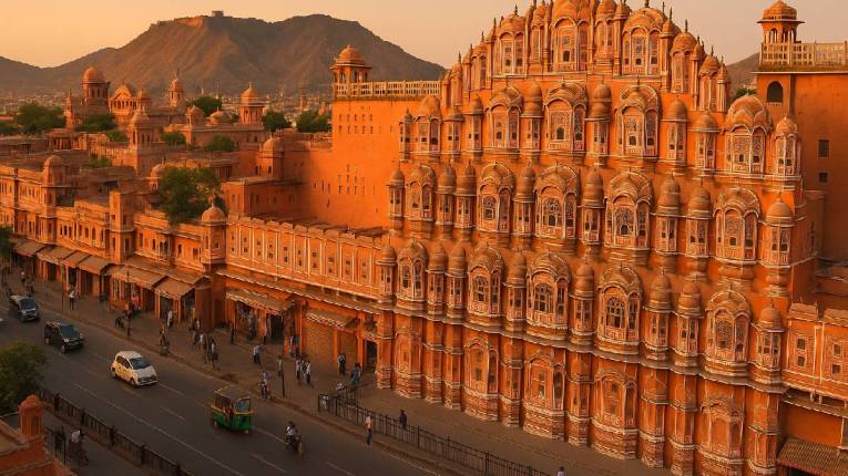 भारतातील ‘या’ शहरातील लोकांना घराचा रंग का बदलता येत नाही?