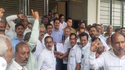 Kolhapur SugarCane Rate Farmers Demand FRP Crushing Sugar Office Protest Politics Factories