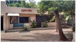 मूळ घटनेत उल्लेख नसलेल्या सल्लागारपदी कुसुमाग्रज प्रतिष्ठानमध्ये चार जण कार्यरत
