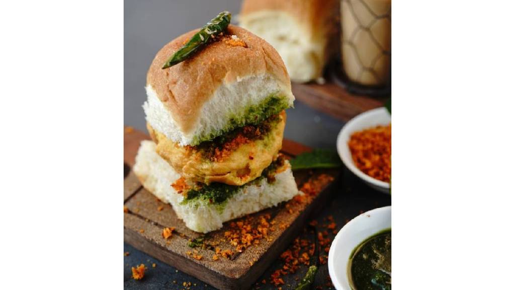 Larvae found in Vada Pav chutney at a Vada Pav shop in Dombivli West