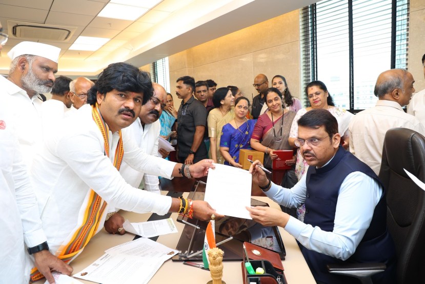 MLA Gopichand Padalkar and Devendra fadnavis