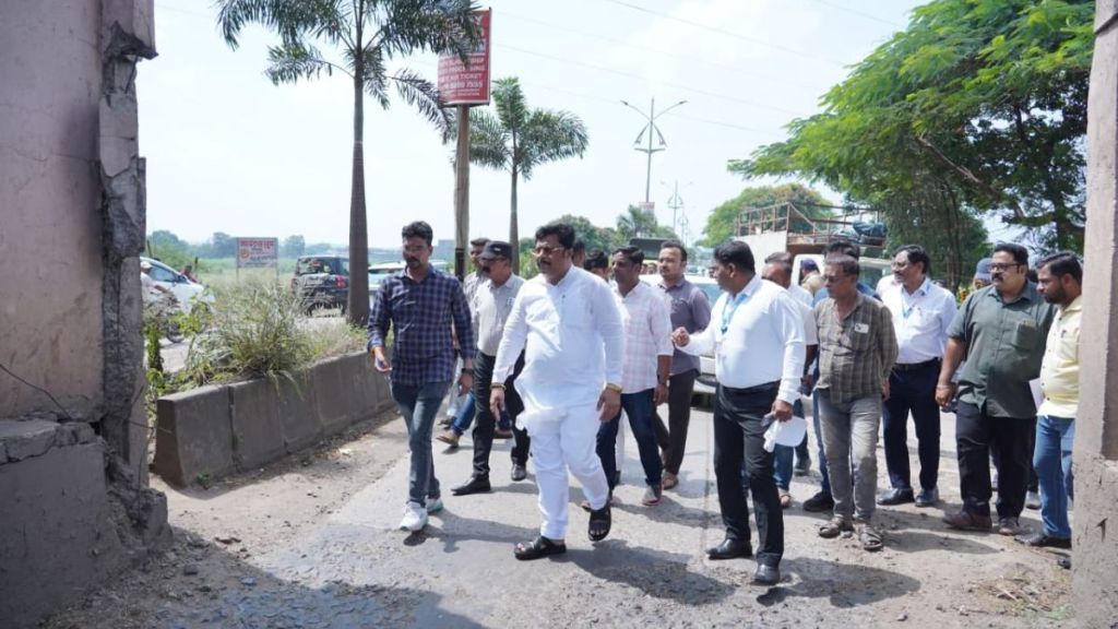 MLA Rajesh Kshirsagar announces Kolhapur to Get New City Entry Gate at Taavde Hotel Chowk