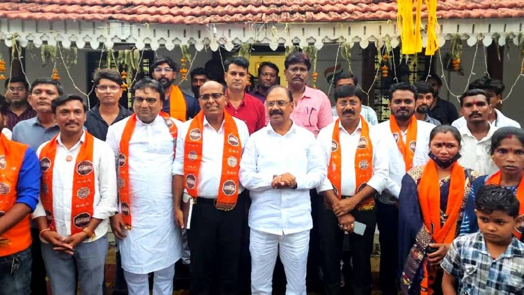 MNS orders its political workers in Jalgaon MNS orders its political workers in Jalgaon
