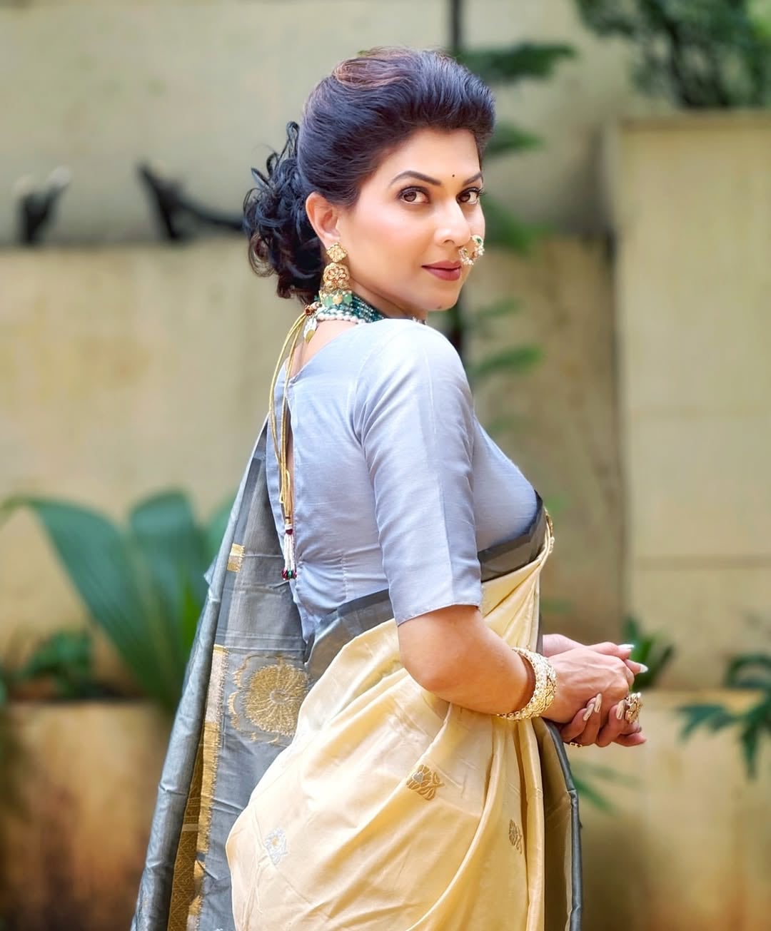 Madhavi Nimkar Saree Look