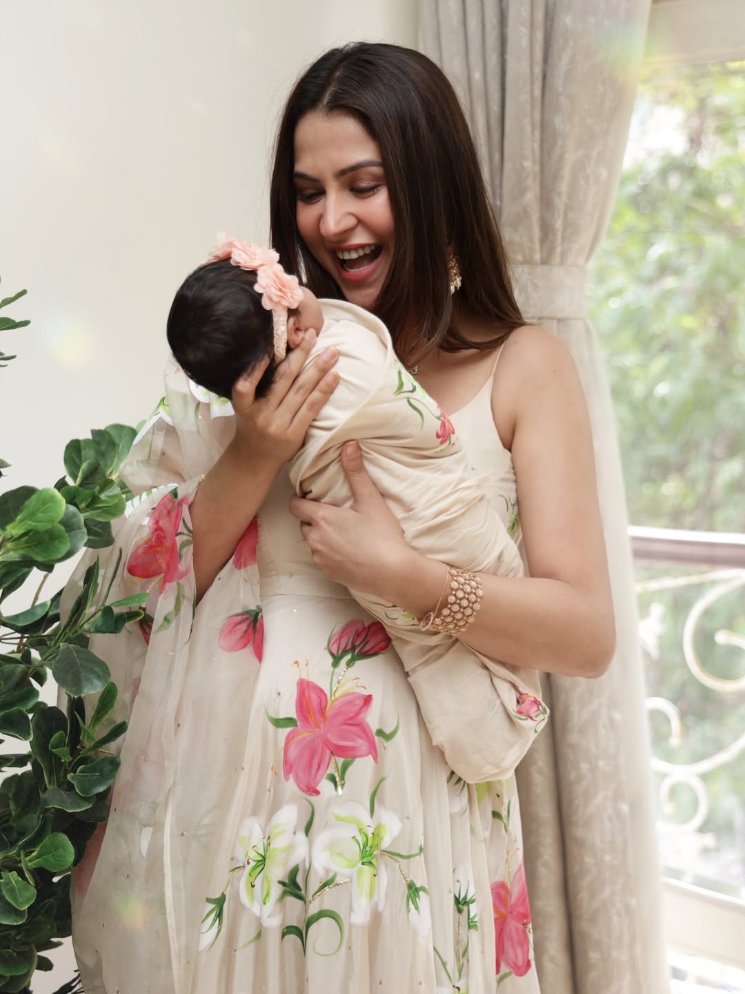 Malvika Raaj daughter name mahara 