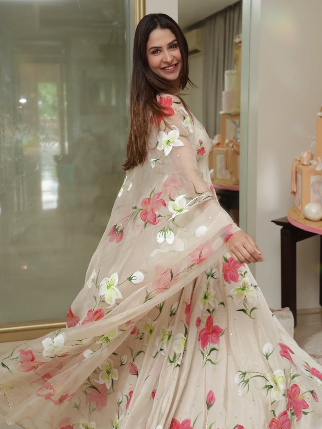 Malvika Raaj daughter name mahara