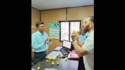 मोमीनपुरा उड्डाणपुलाचे काम ठप्प; काँग्रेस कार्यकर्त्यांनी अधिकाऱ्यांवर फेकले फुल