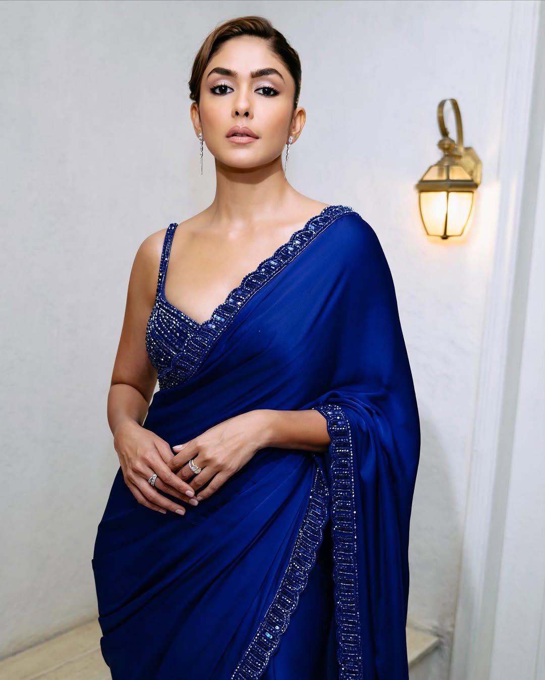 Mrunal Thakur Golden Saree Look