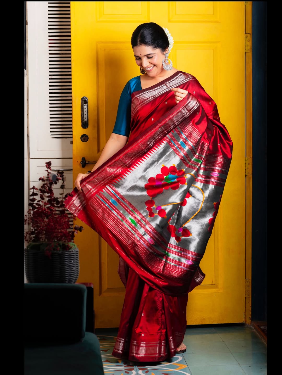 Mukta Barve Red Handloom Paithani Saree Look